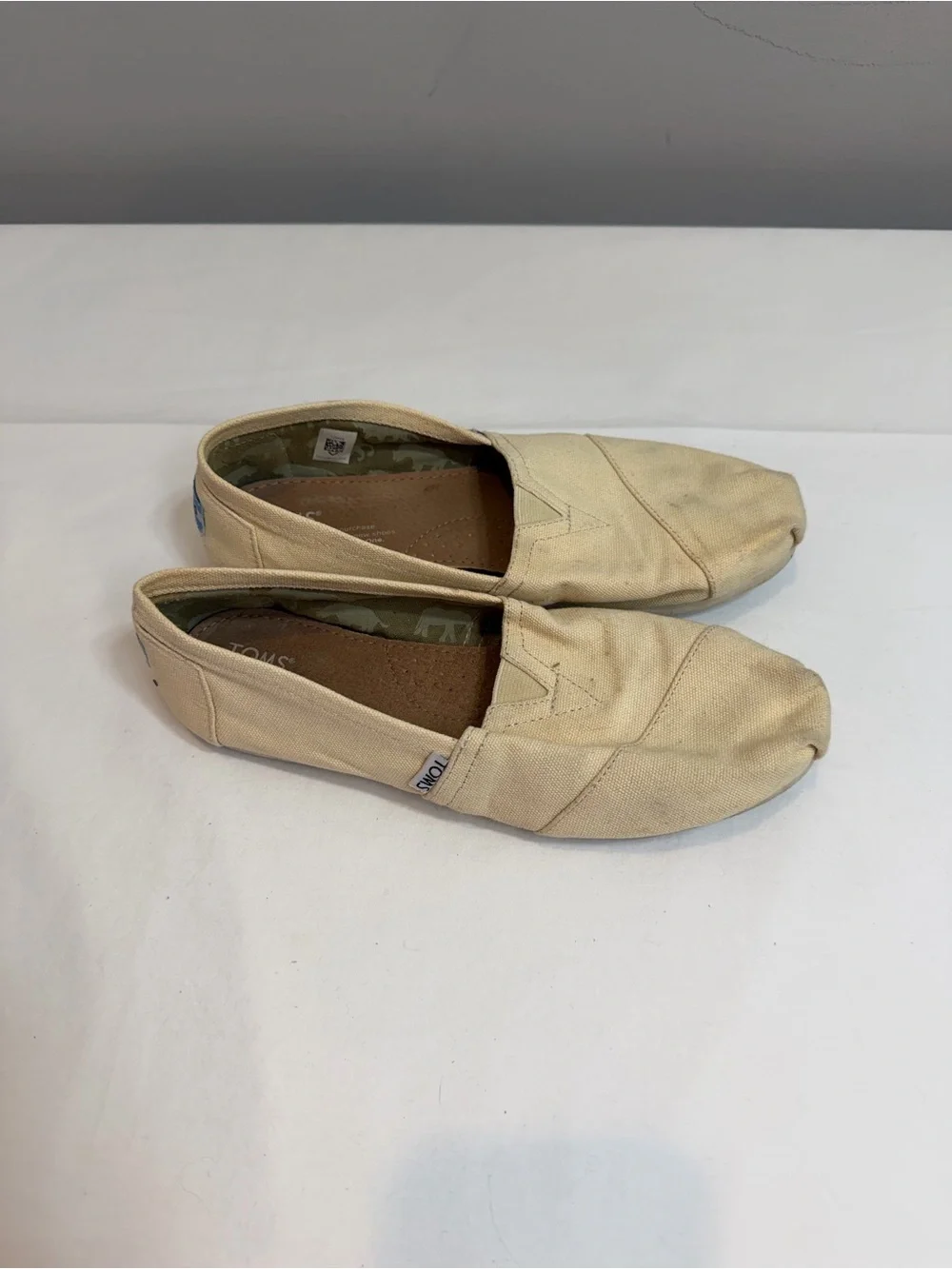 Toms original sole cream canvas slip on flats size 7.5